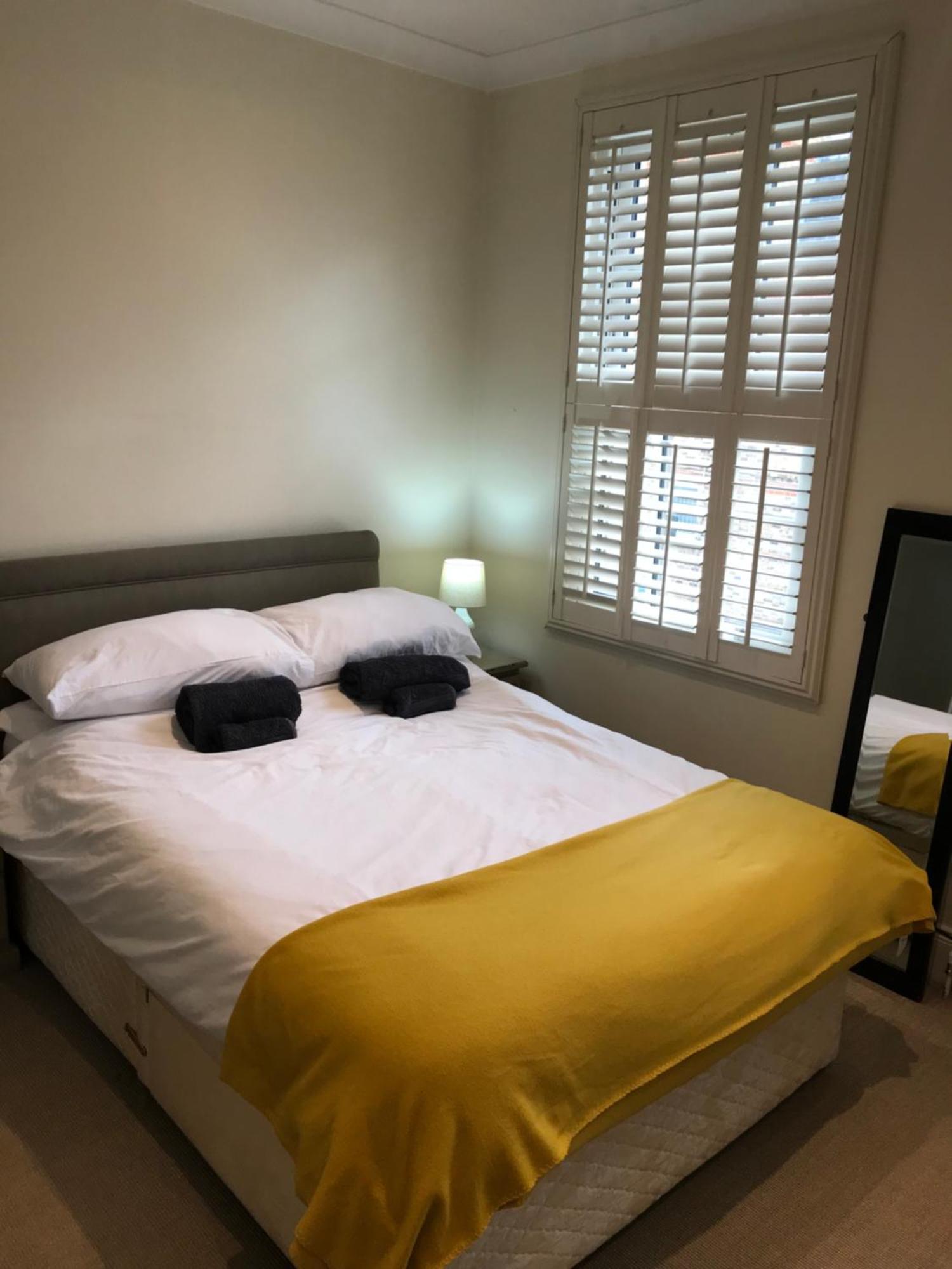 Stylish & Spacious 3 Bed Victorian House Sleeps Up To 7 - Near O2, Museums, Excel, Mazehill Station 12 Mins Direct Into London Bridge Villa ภายนอก รูปภาพ
