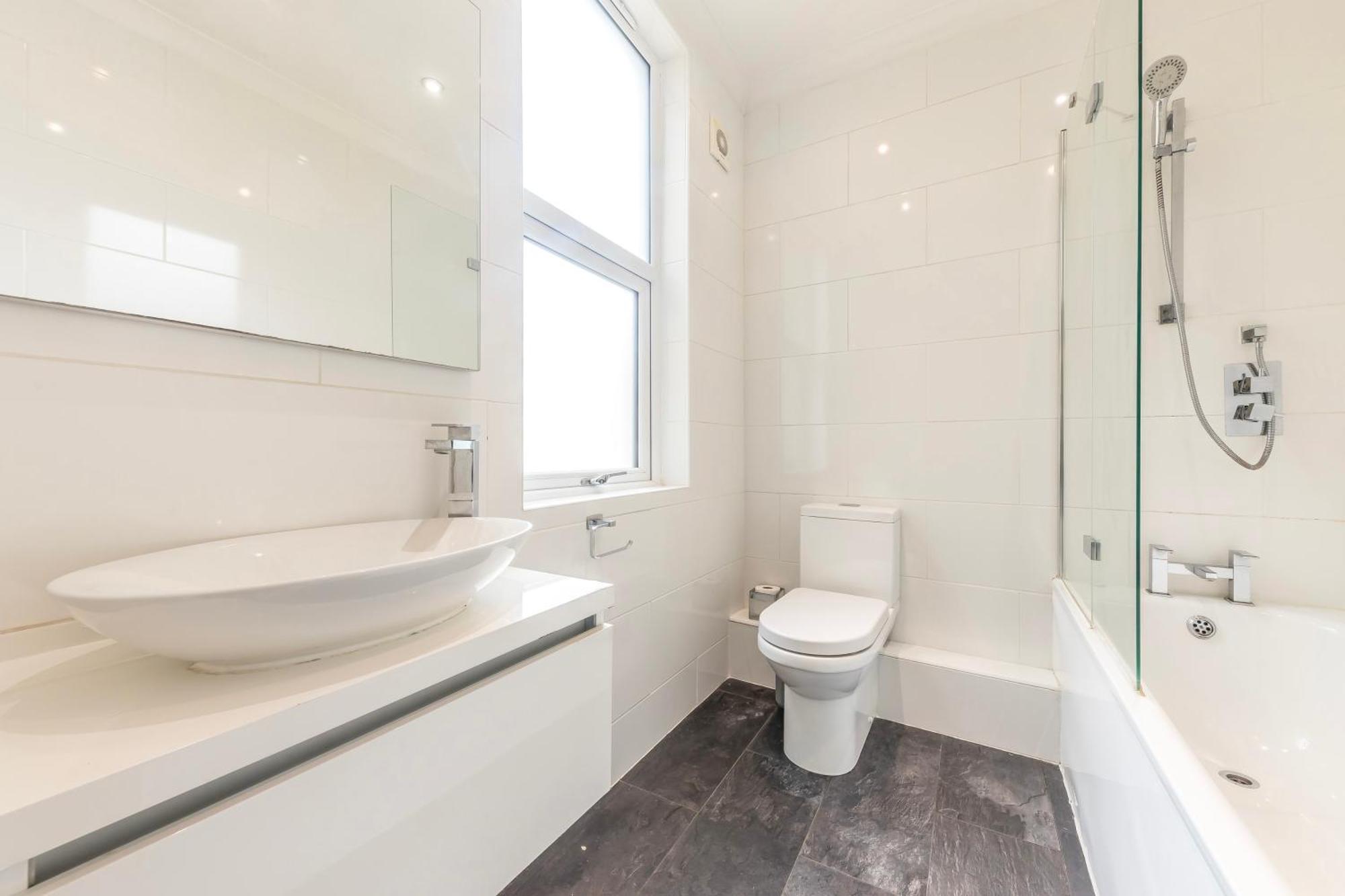 Stylish & Spacious 3 Bed Victorian House Sleeps Up To 7 - Near O2, Museums, Excel, Mazehill Station 12 Mins Direct Into London Bridge Villa ภายนอก รูปภาพ
